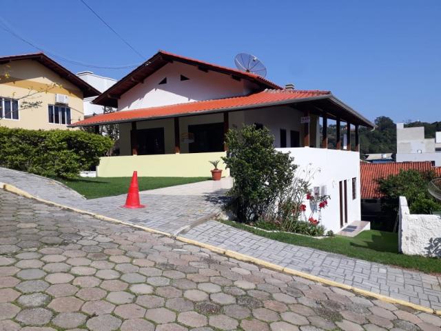 #C005 - Casa para Temporada em Bombinhas - SC - 2