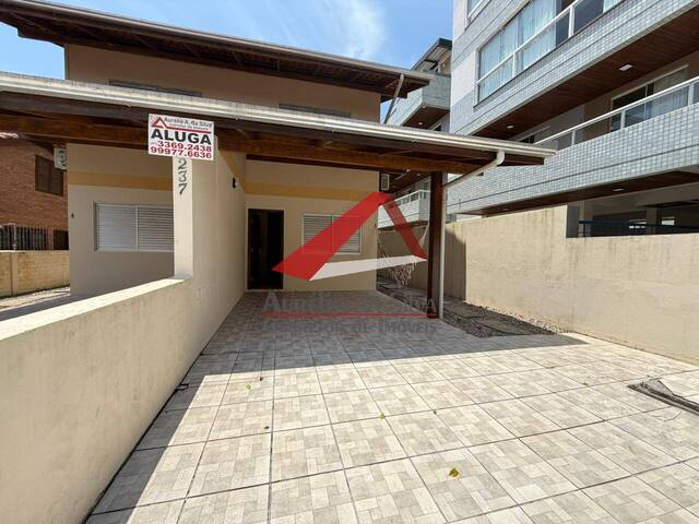 #C050 - Sobrado para Temporada em Bombinhas - SC - 1