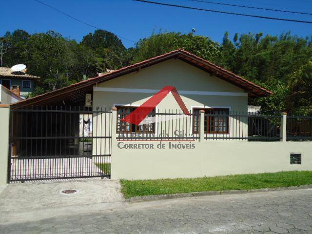#C047 - Casa para Temporada em Bombinhas - SC - 1